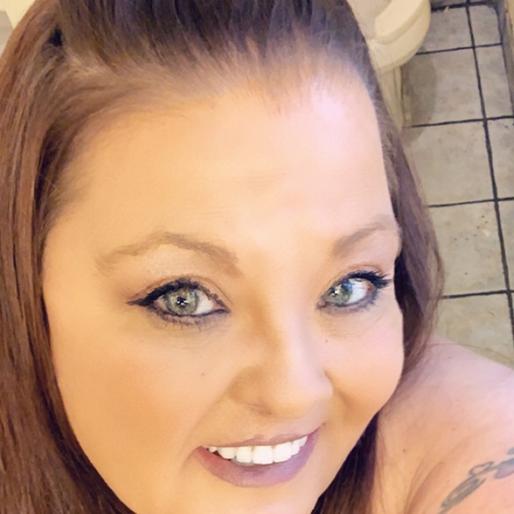 Meet your Posher, Christina - Picture 1 of 1